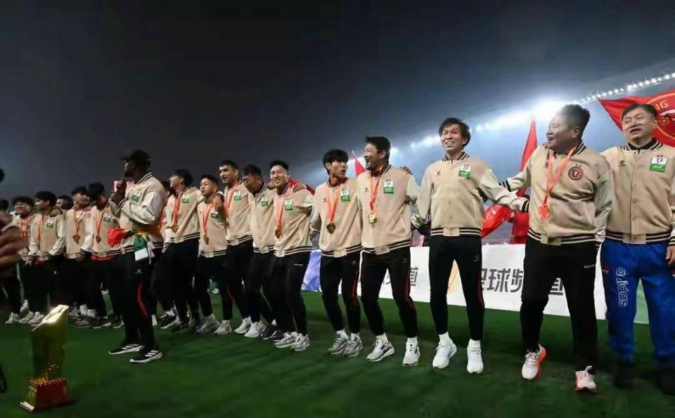 辽宁铁人剑指冠军，首战誓师掀翻传统劲旅山东泰山