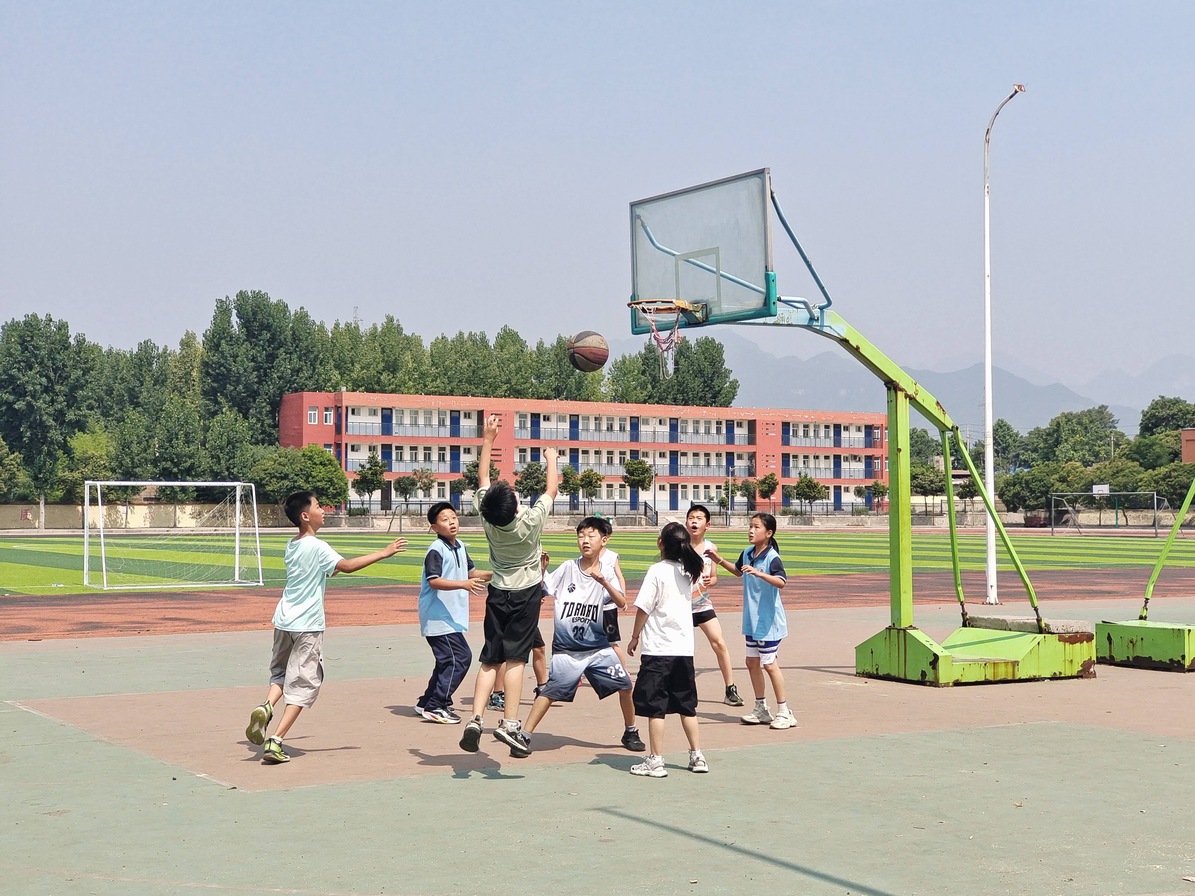 济源：克井镇克井小学班级篮球联赛火热开赛